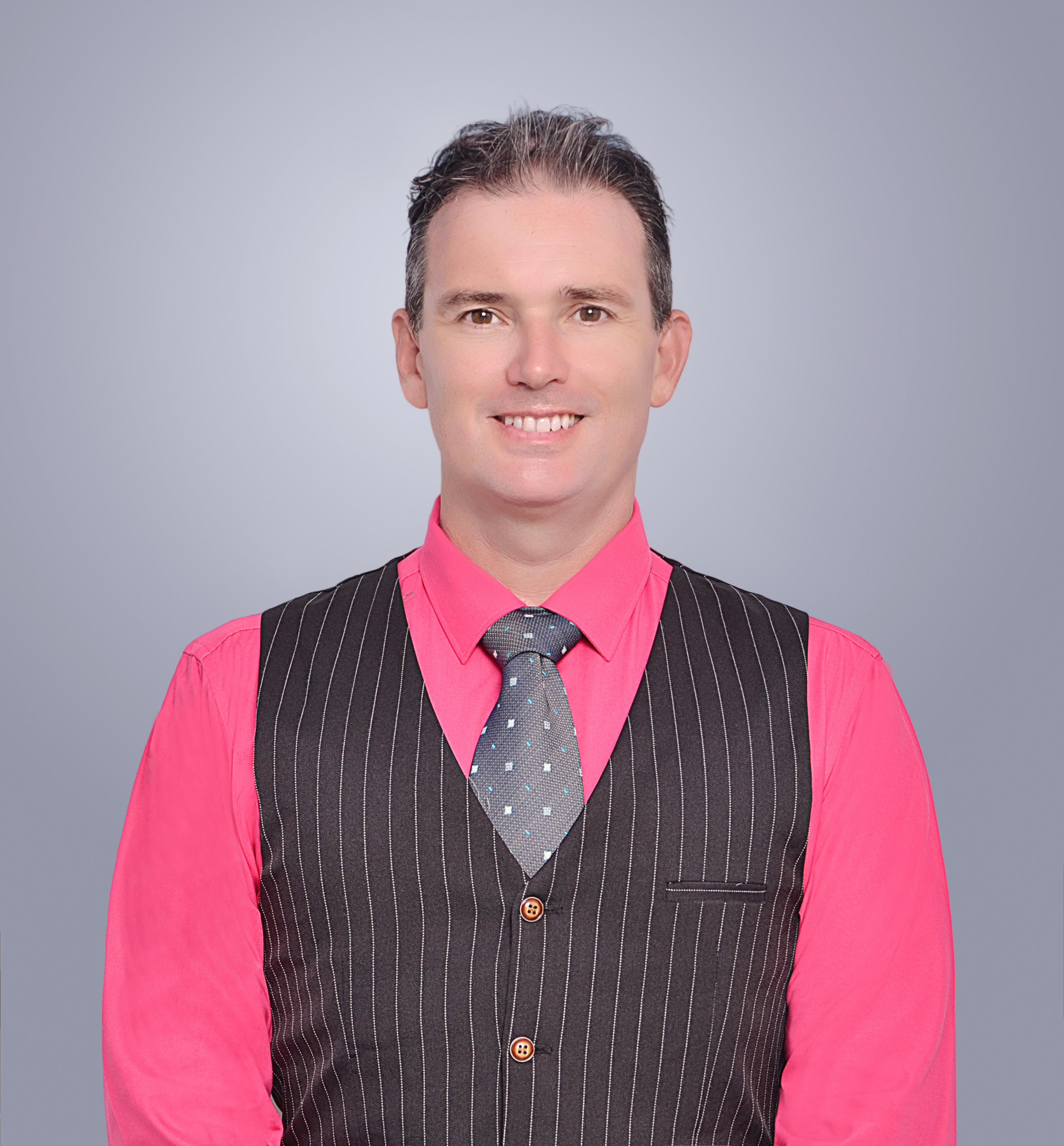 Stephen Whitehead, Economics tutor in Qingdao, China